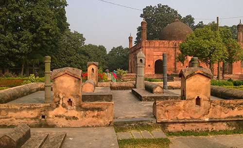 শাহ নিয়ামত উল্লাহ মাজার – চাঁপাইনবাবগঞ্জ